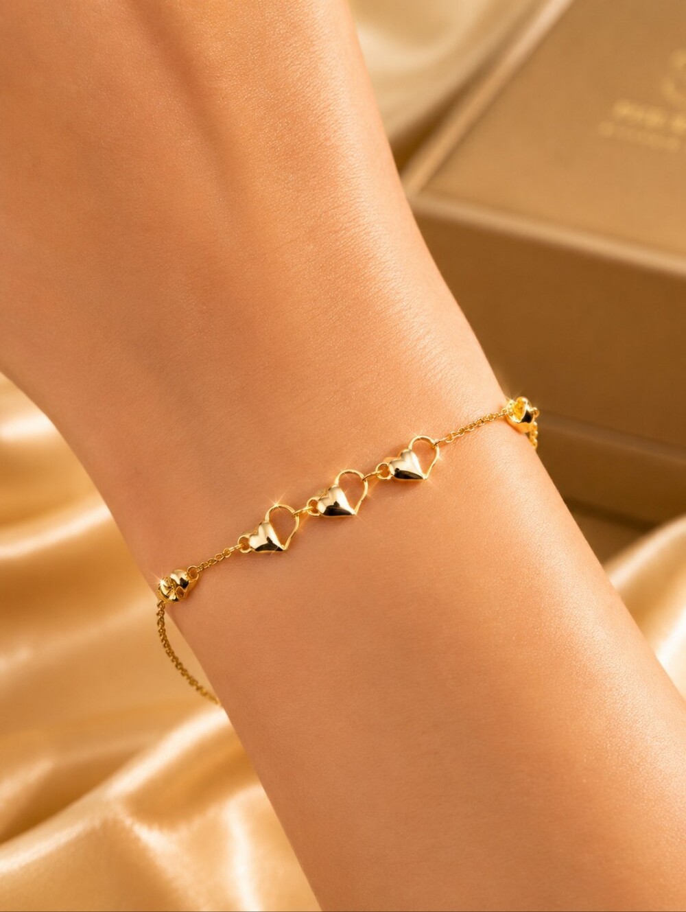 18K Solid Gold Bracelet Vintage Charm Heart Design Bracelet AU750.Pure Gold